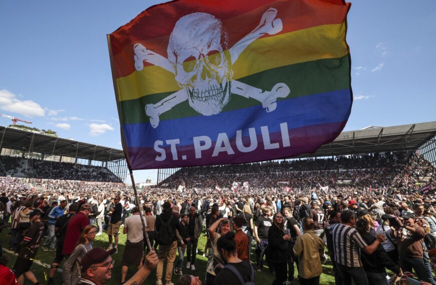 FC St. Pauli before the politics